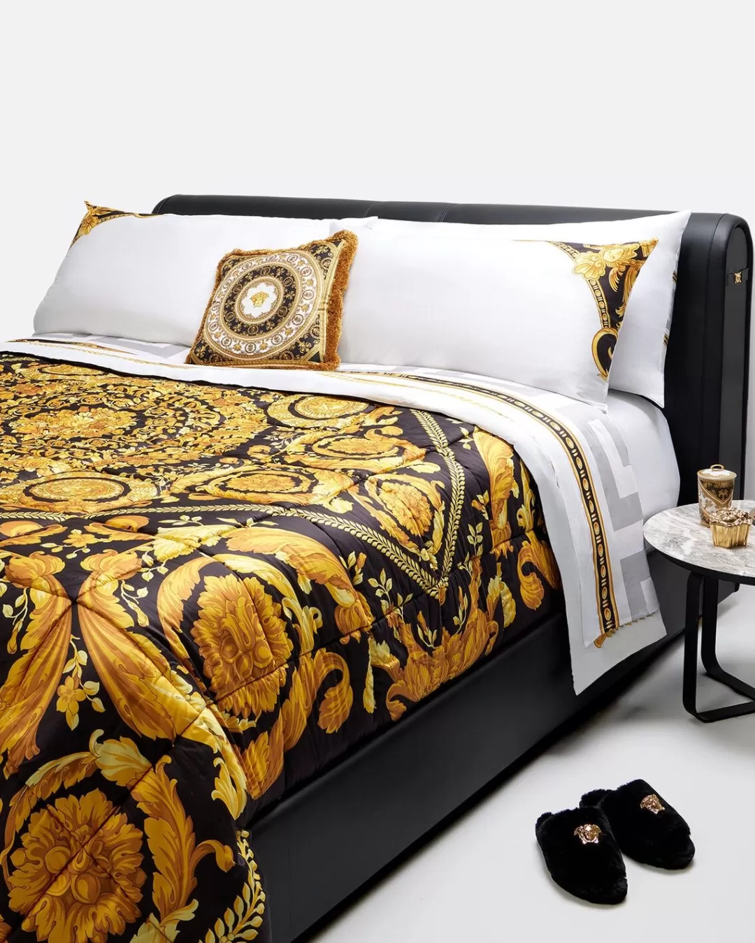 Barocco Foulard Double-Face Comforter*Versace Fashion