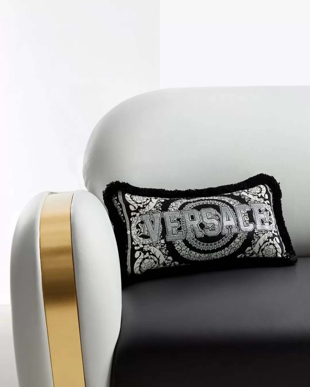 Crete De Fleur Logo Cushion*Versace Sale