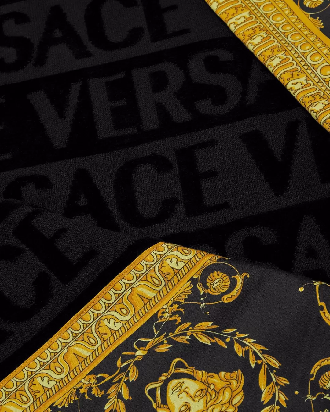 I Baroque Beach Towel*Versace Flash Sale