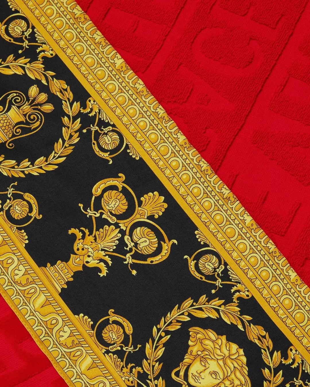 I Baroque Beach Towel*Versace Flash Sale