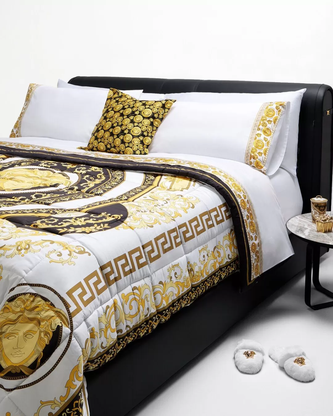 Medusa Amplified Full/Queen Pillowcase Set*Versace Best