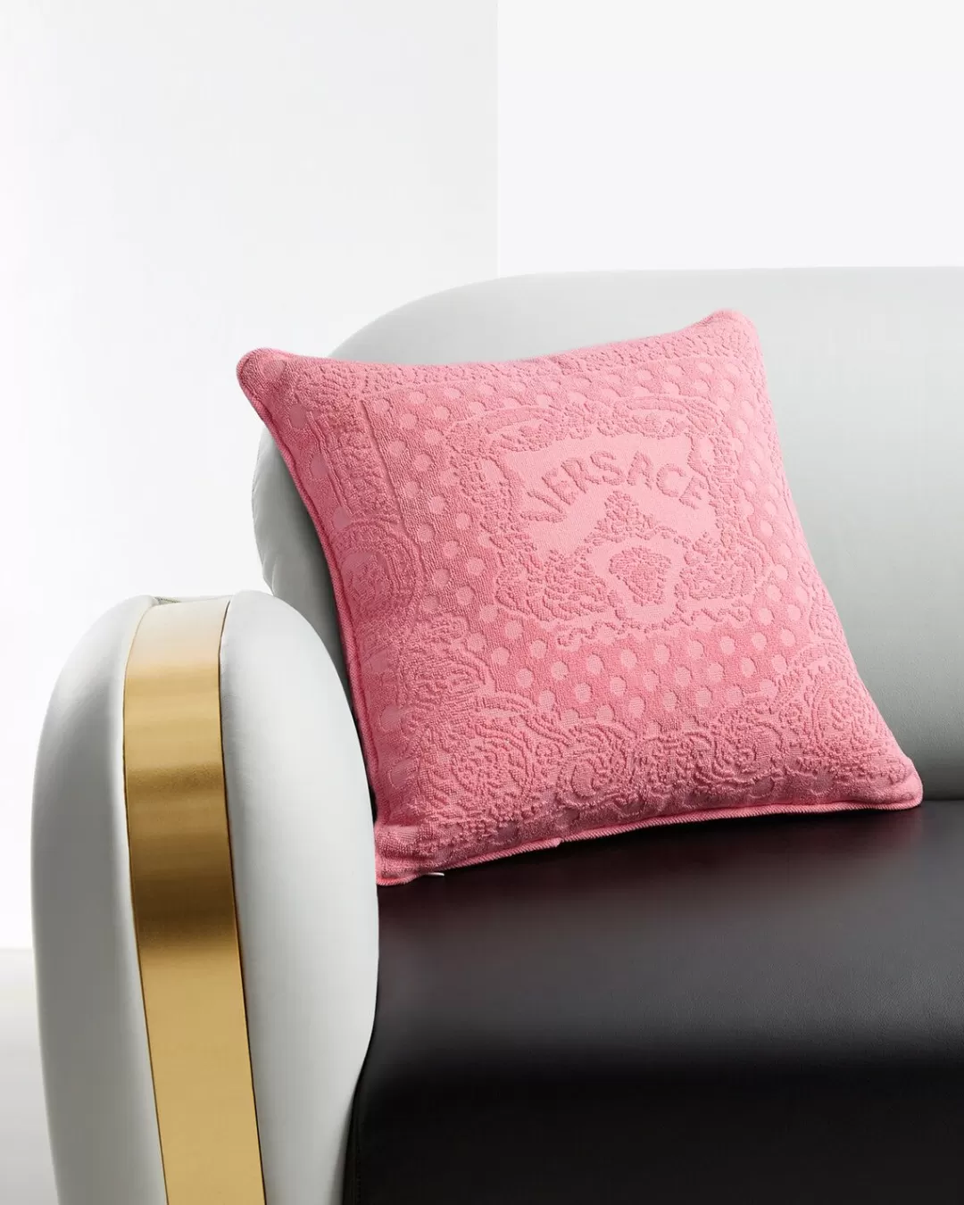 Seashell Baroque Double-Face Cushion*Versace Online