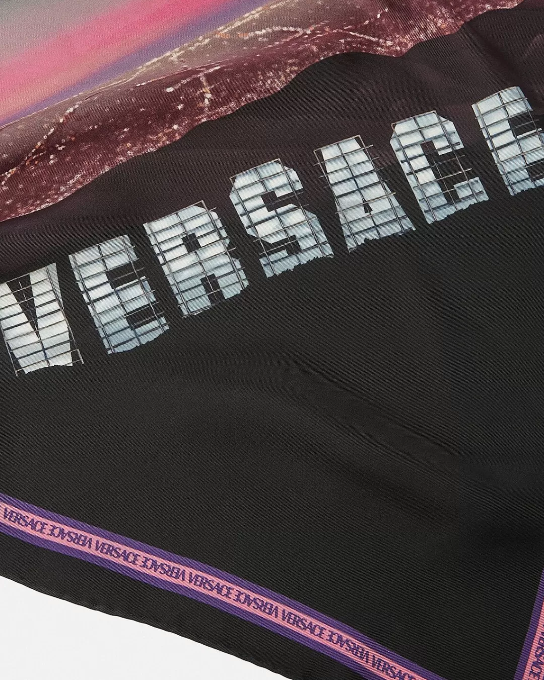 Hills Large Triangle Silk Foulard*Versace Sale