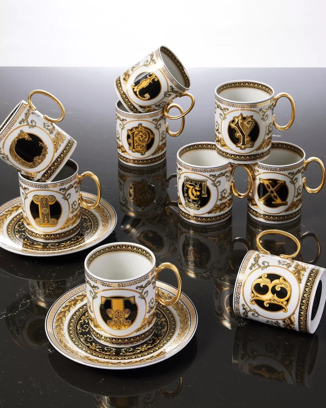 Virtus Alphabet B Mug*Versace Store