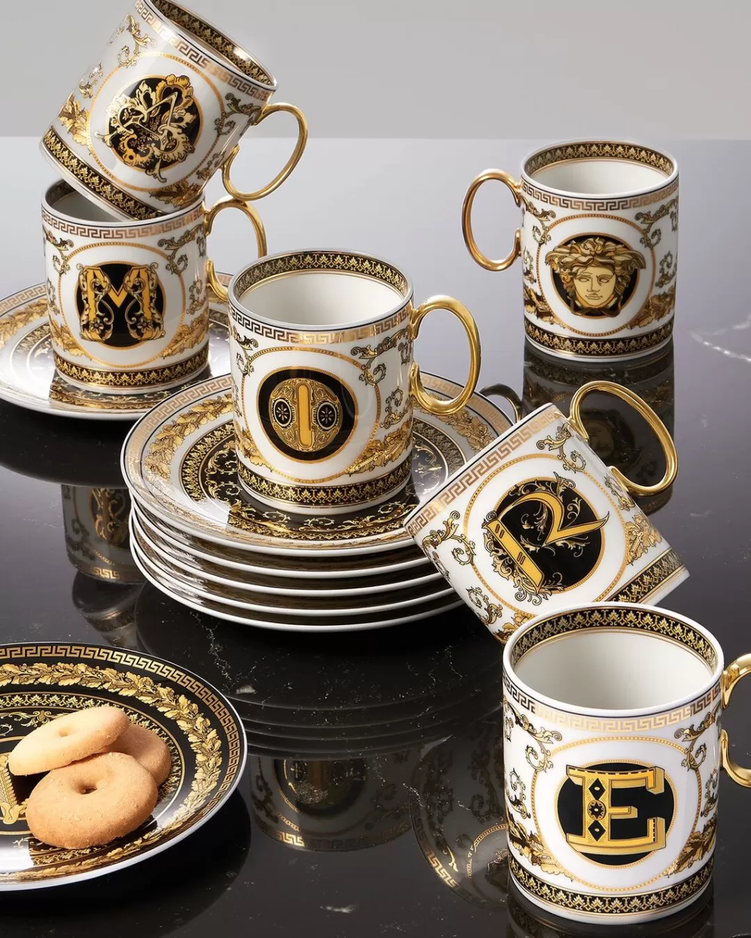 Virtus Alphabet M Mug*Versace Outlet