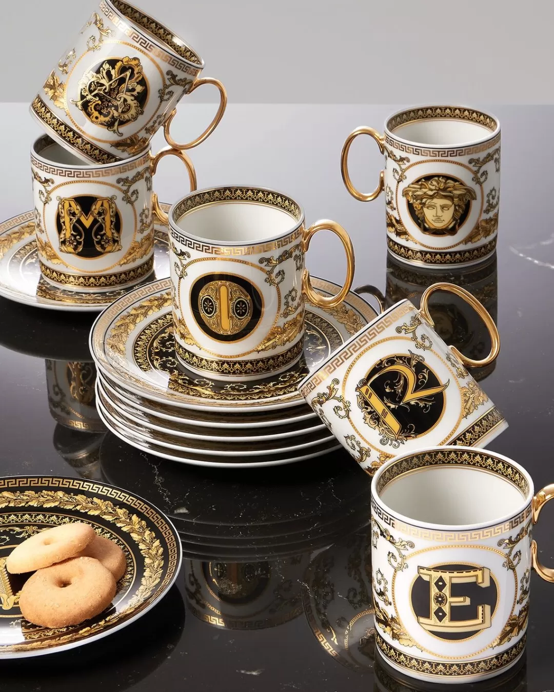 Virtus Alphabet R Mug*Versace Flash Sale