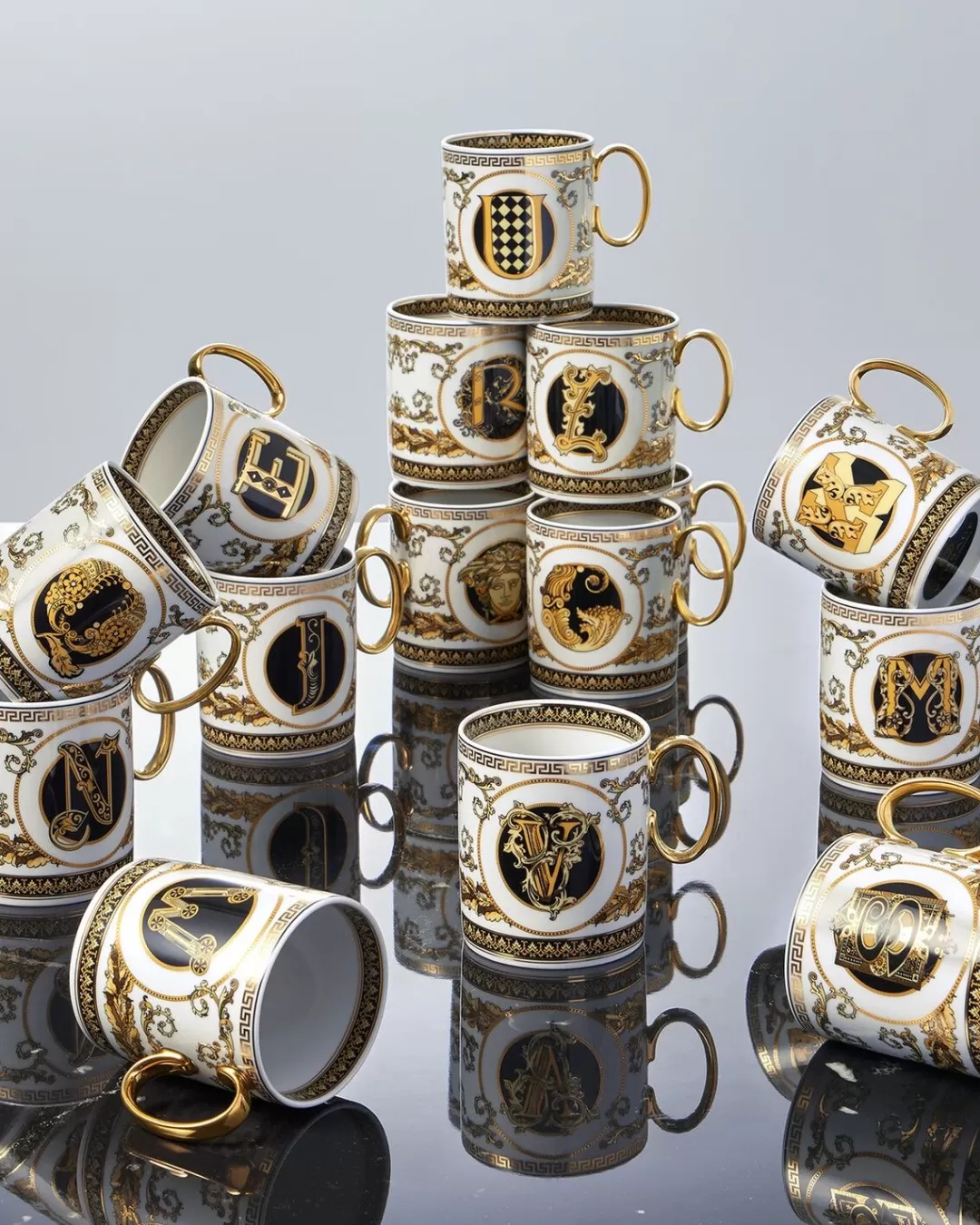 Virtus Alphabet S Mug*Versace New